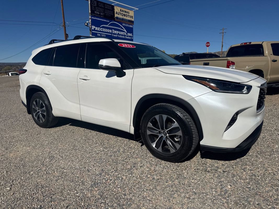 Used 2021 Toyota Highlander XLE image 3