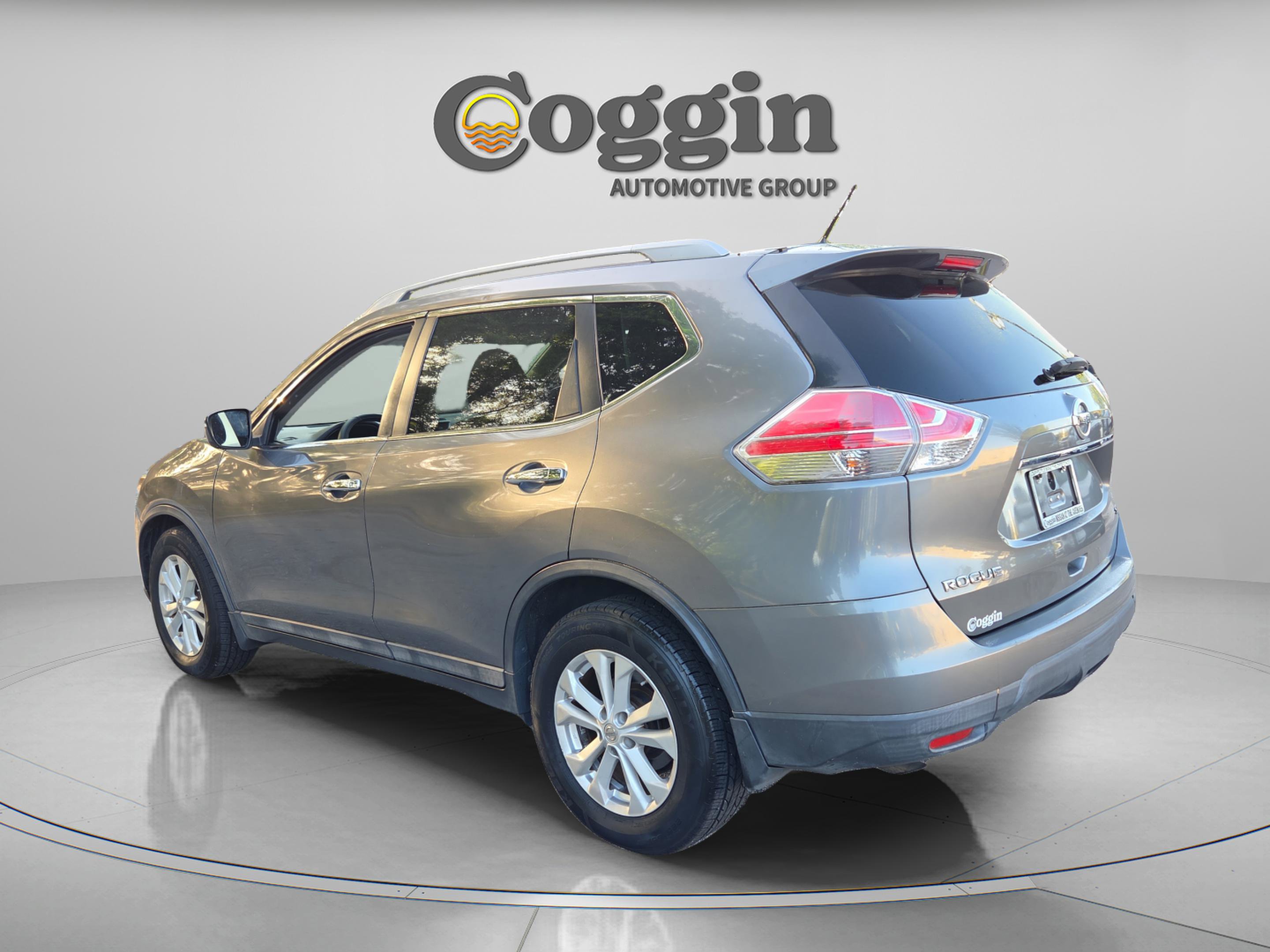 Used 2015 Nissan Rogue SV image 3