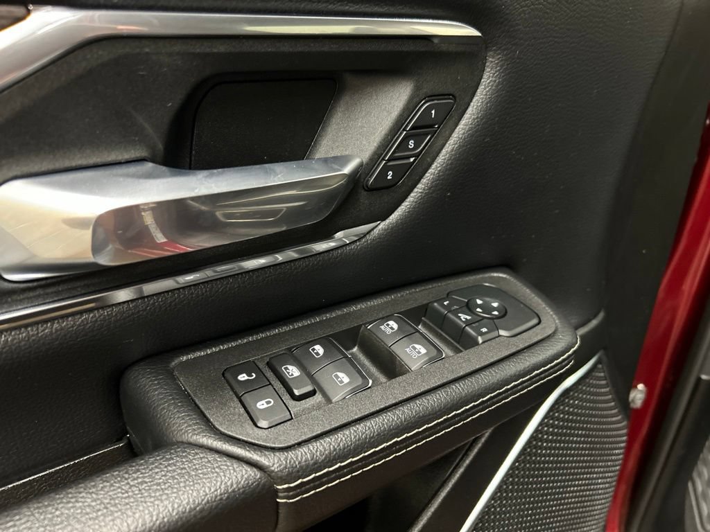 Used 2026 RAM 1500 Laramie AWD/4WD image 25