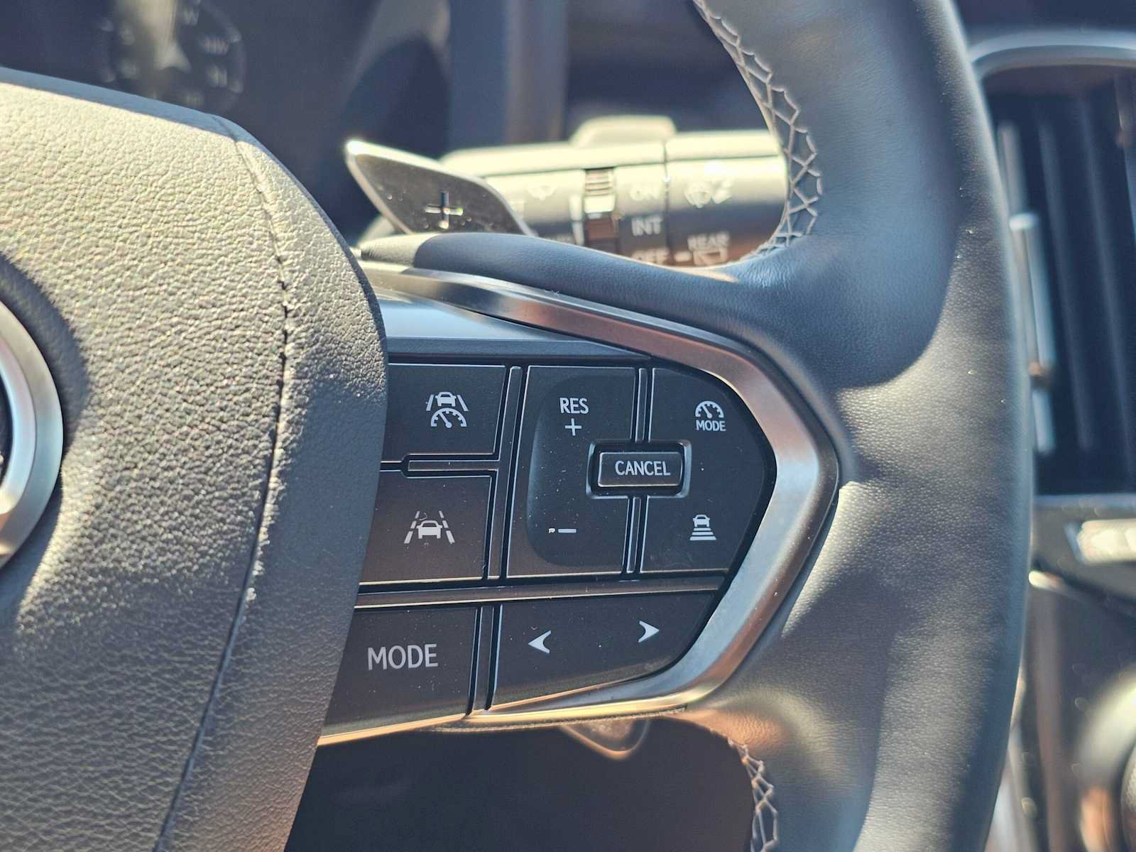 Certified 2025 Lexus LX 700h Overtrail AWD/4WD image 30