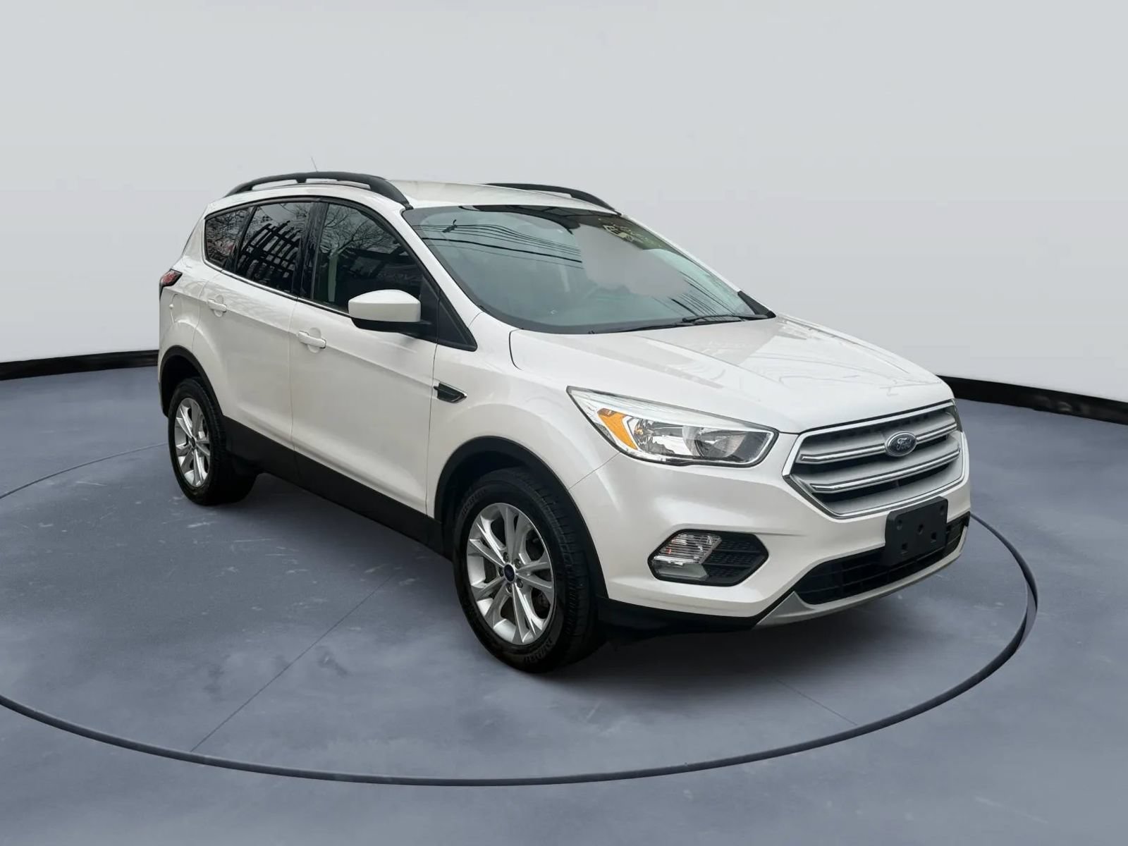 Used 2018 Ford Escape SE FWD image 3