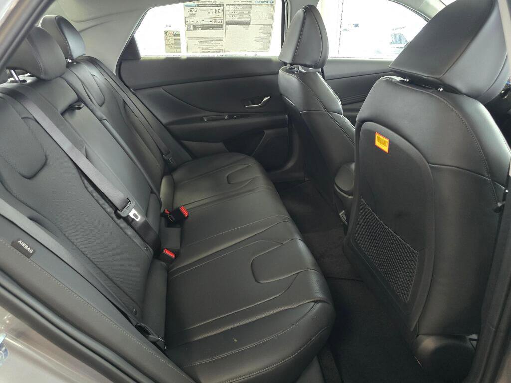 New 2026 Hyundai Elantra Limited image 40