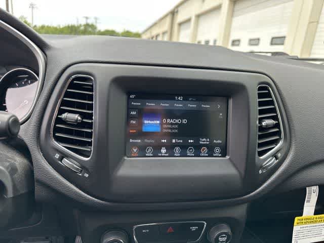 Used 2018 Jeep Compass Latitude w/ Popular Equipment Group AWD/4WD image 7