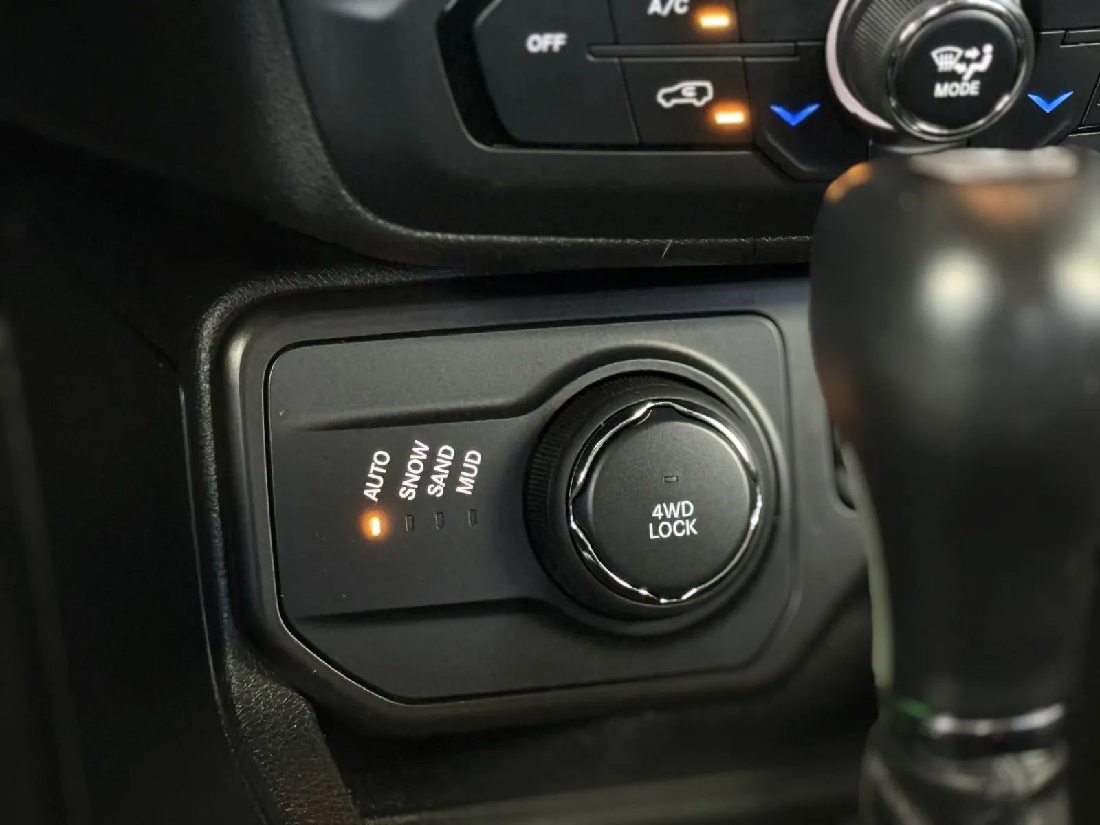 Used 2019 Jeep Renegade Limited w/ Safety and Security Group image 33