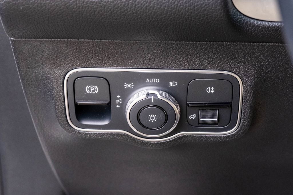 Used 2023 Mercedes-Benz EQB 350 4MATIC SUV image 24