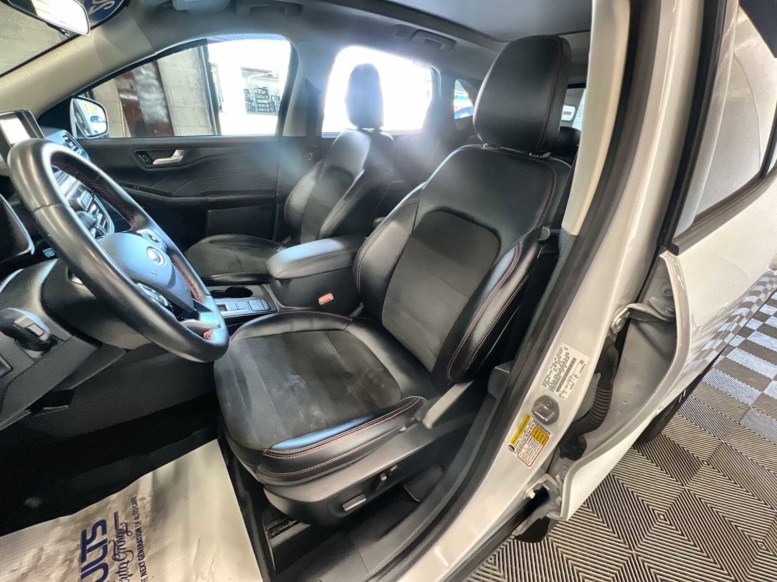 Used 2022 Ford Escape SEL image 13