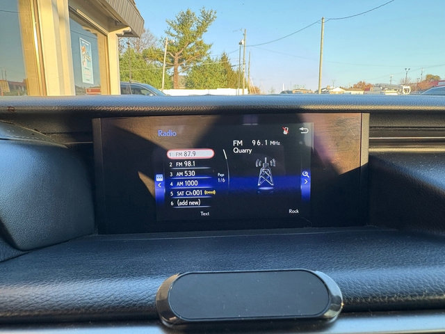 Used 2019 Lexus IS 300 AWD image 27