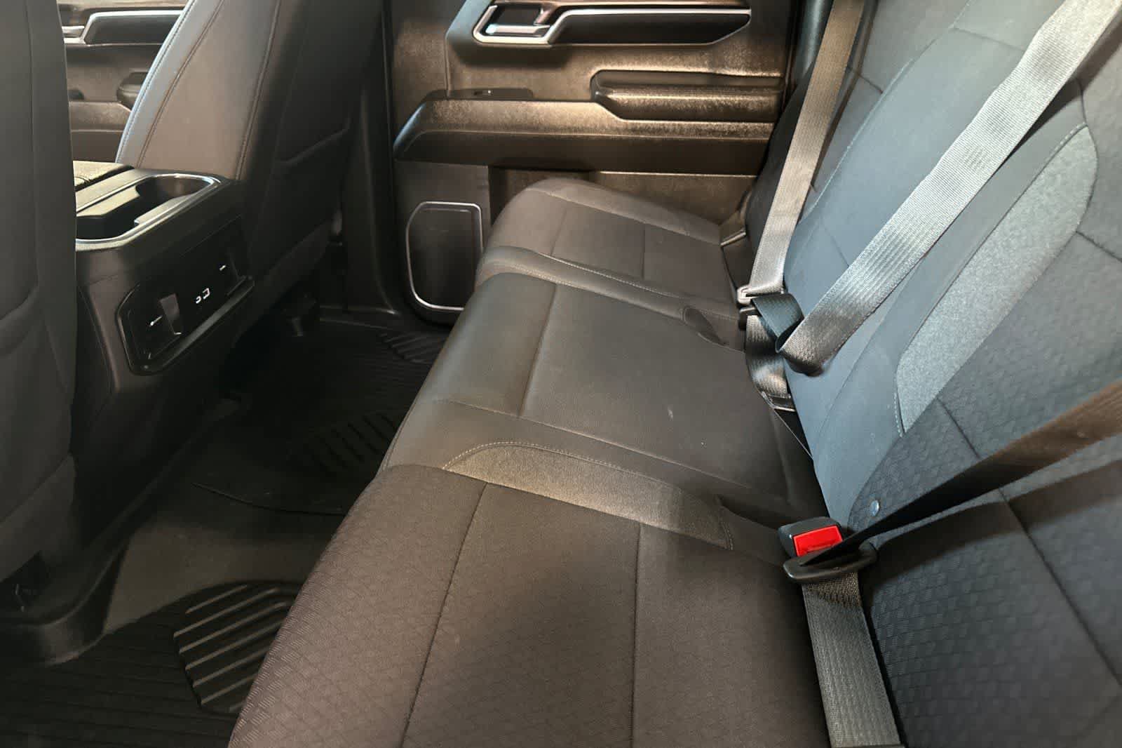 Used 2022 Chevrolet Silverado 1500 LT w/ Z71 Off-Road Package AWD/4WD image 5