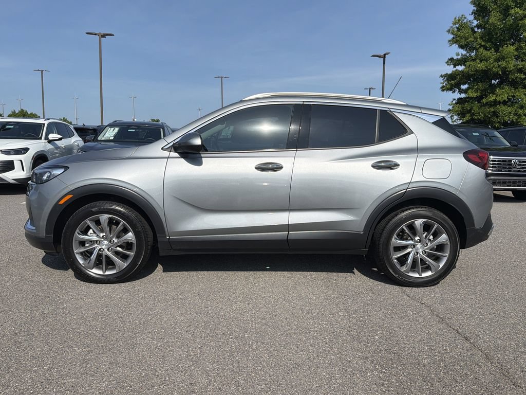 Used 2023 Buick Encore GX Essence w/ Experience Buick Package FWD image 2