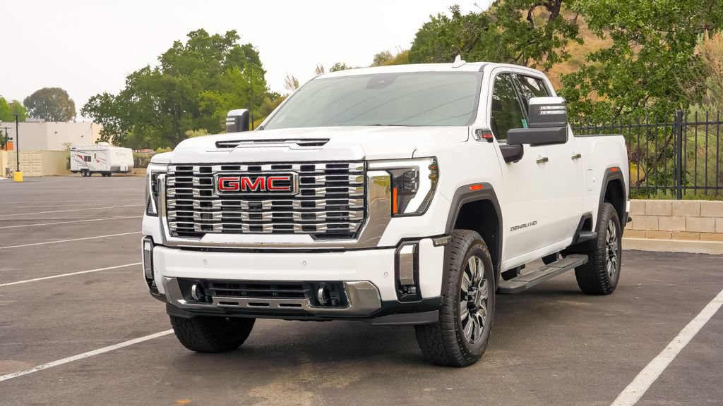 New 2026 GMC Sierra 2500 Denali w/ Denali Reserve Package AWD/4WD image 2