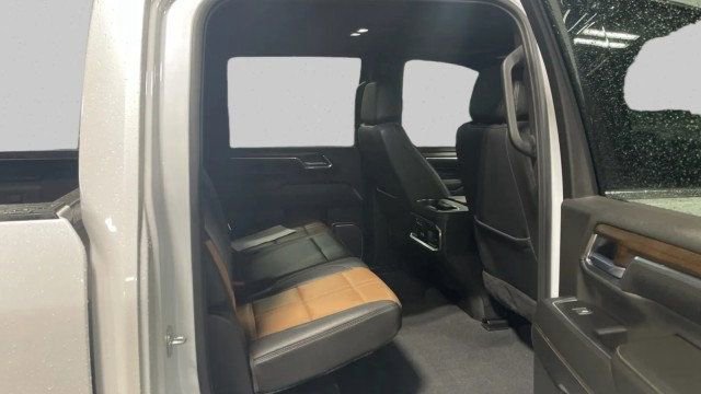 Used 2024 Chevrolet Silverado 2500 High Country w/ High Country Premium Package AWD/4WD image 19