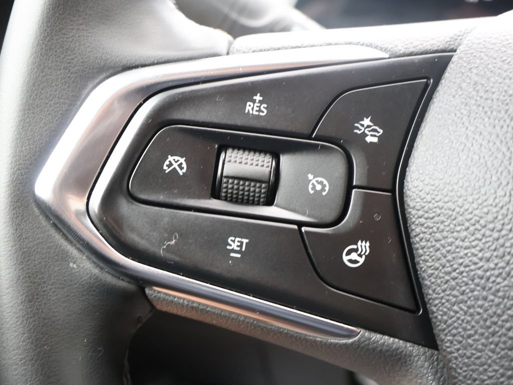 Used 2025 Chevrolet Trax ACTIV w/ Sunroof Package FWD image 16