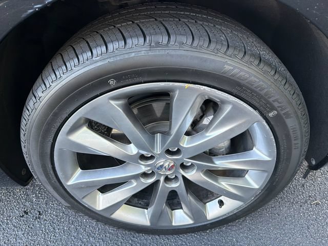 Used 2023 Buick Envision Avenir FWD image 12