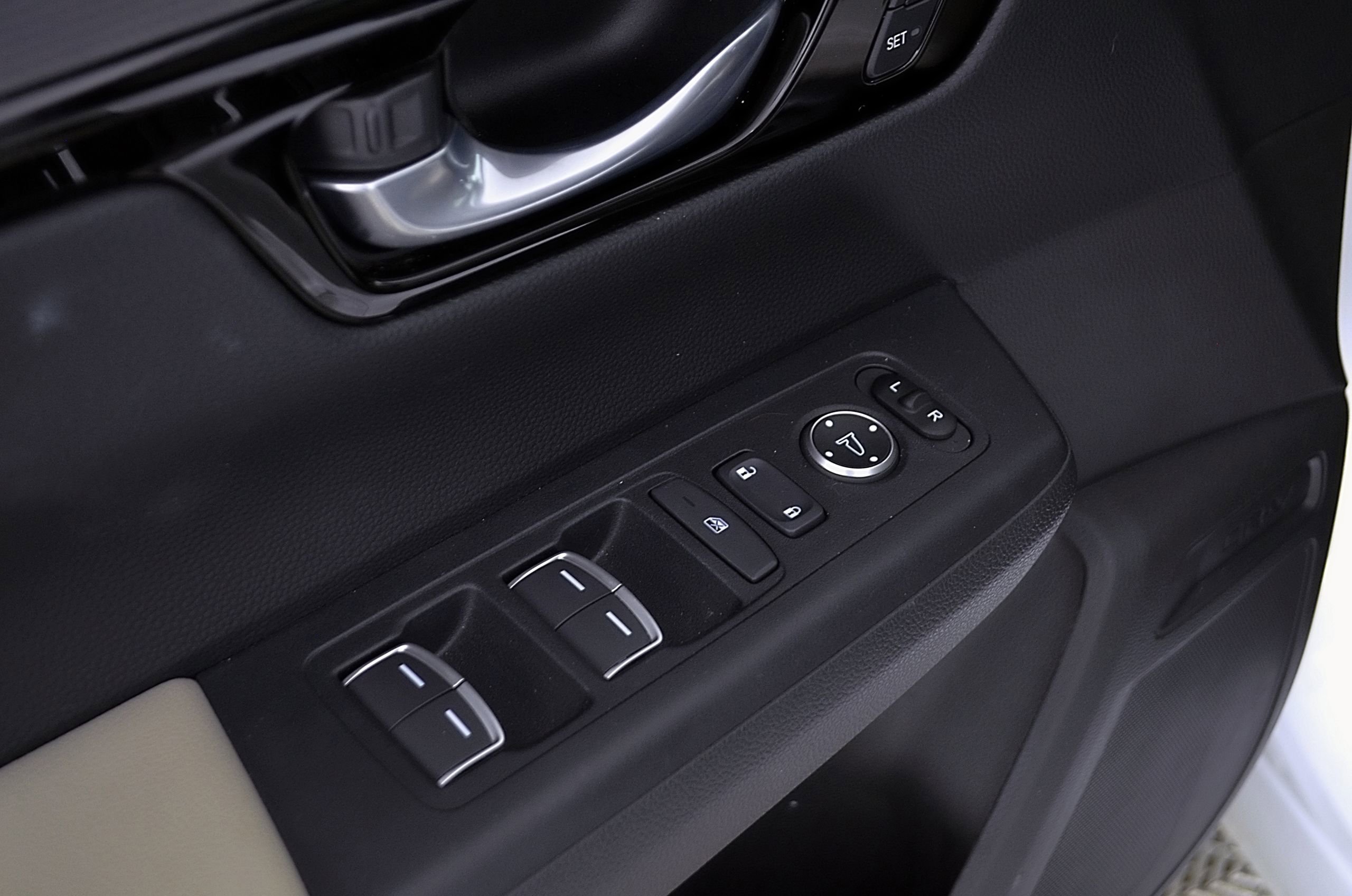 Used 2024 Honda CR-V EX-L image 17