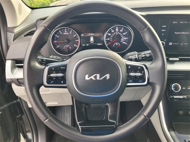 Used 2024 Kia Carnival LX image 18