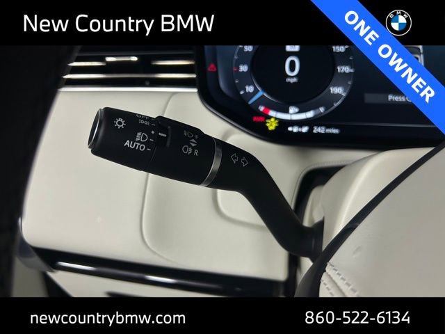 Used 2025 Land Rover Range Rover SE image 16