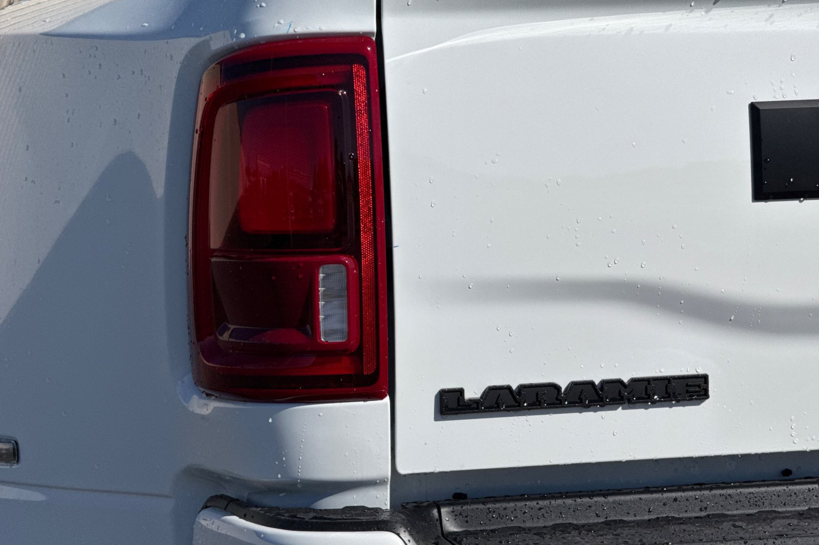 New 2026 RAM 3500 Laramie AWD/4WD image 27