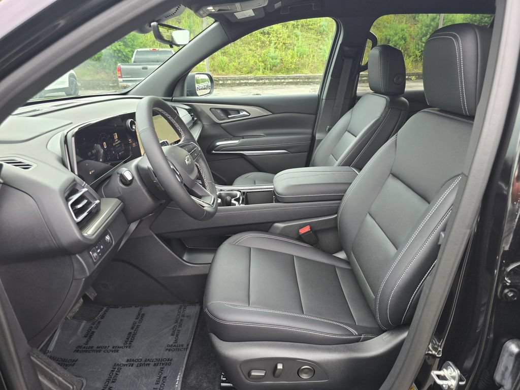 New 2026 Chevrolet Traverse LT w/ Midnight/Sport Edition FWD image 4