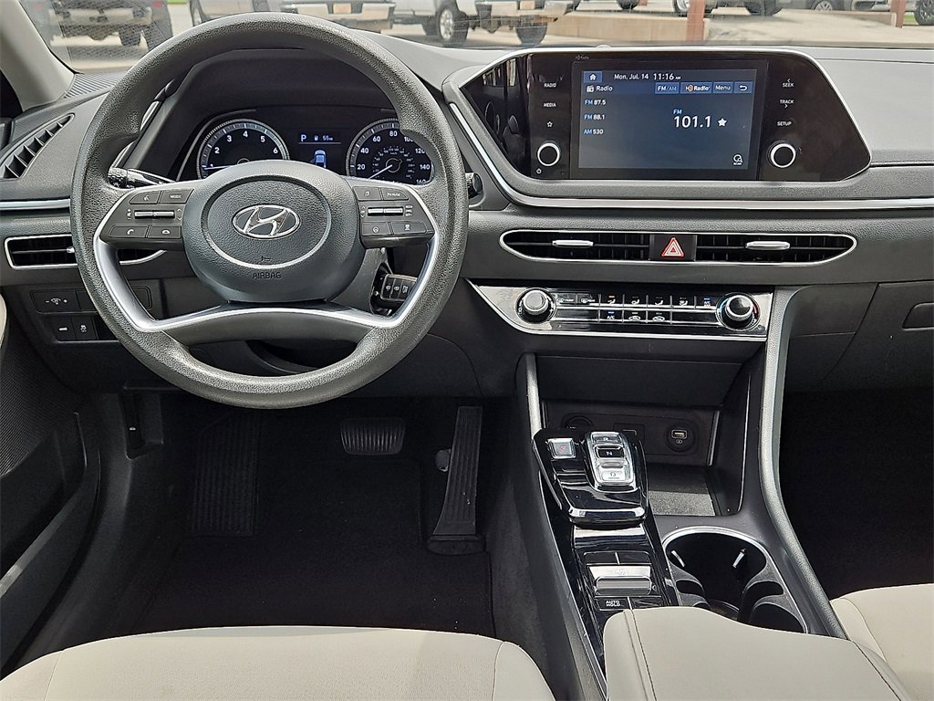 Used 2022 Hyundai Sonata SE w/ Winter Weather Package image 16