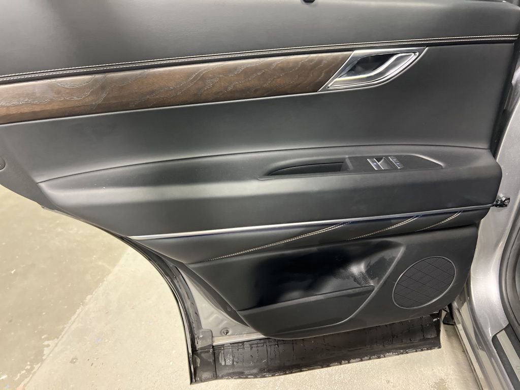 Used 2024 Genesis GV80 2.5T image 20