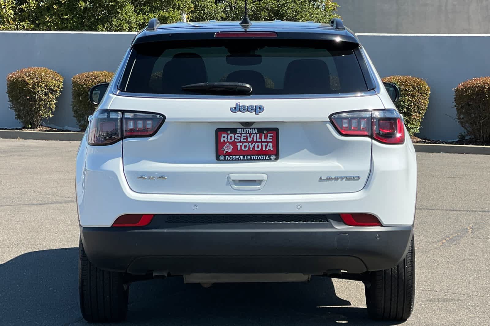 Used 2025 Jeep Compass Limited AWD/4WD image 8