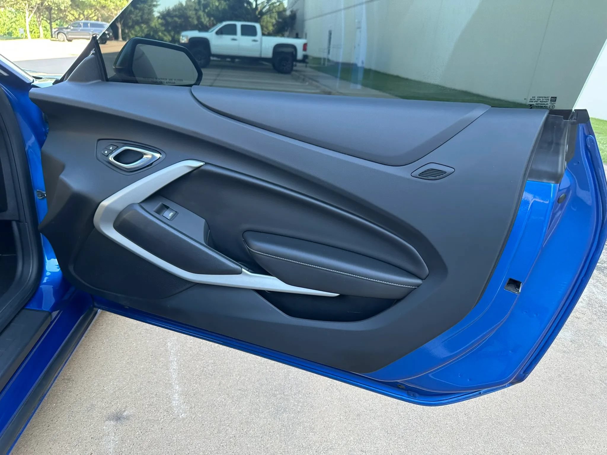 Used 2017 Chevrolet Camaro SS RWD image 18