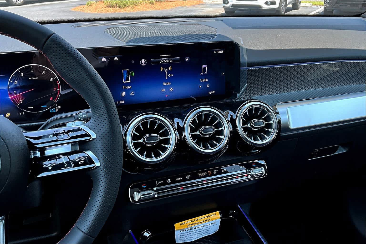 Certified 2024 Mercedes-Benz GLB 250 image 11