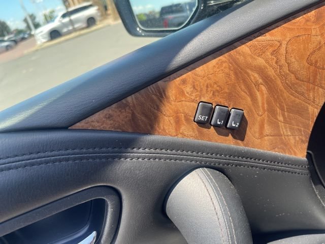 Used 2022 Nissan Armada SL w/ Captain's Chairs Package RWD image 9