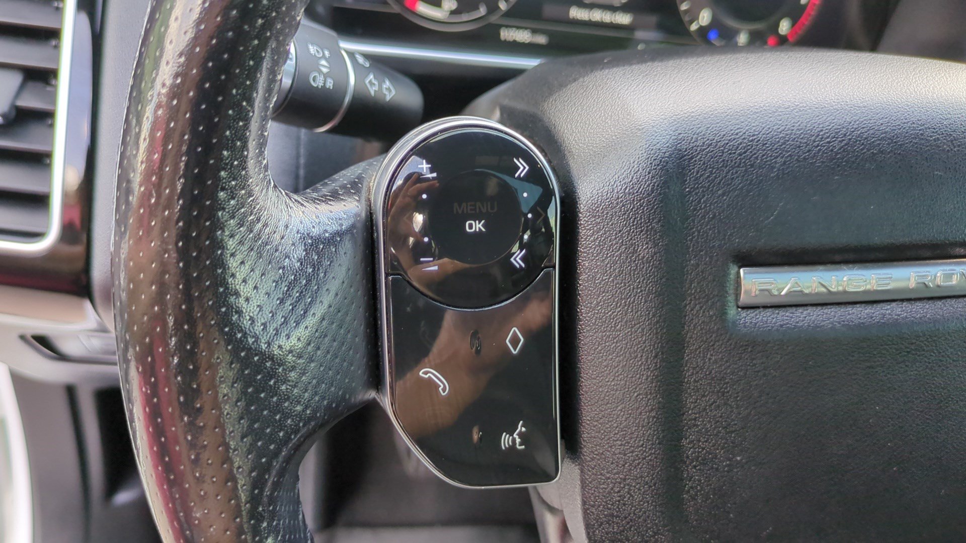 Used 2018 Land Rover Range Rover Sport HSE AWD/4WD image 17