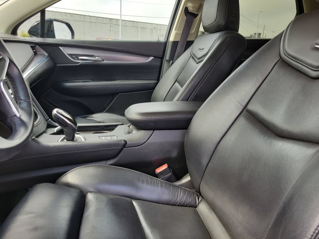 Used 2017 Cadillac XT5 Premium Luxury w/ Driver Assist Package AWD/4WD image 20