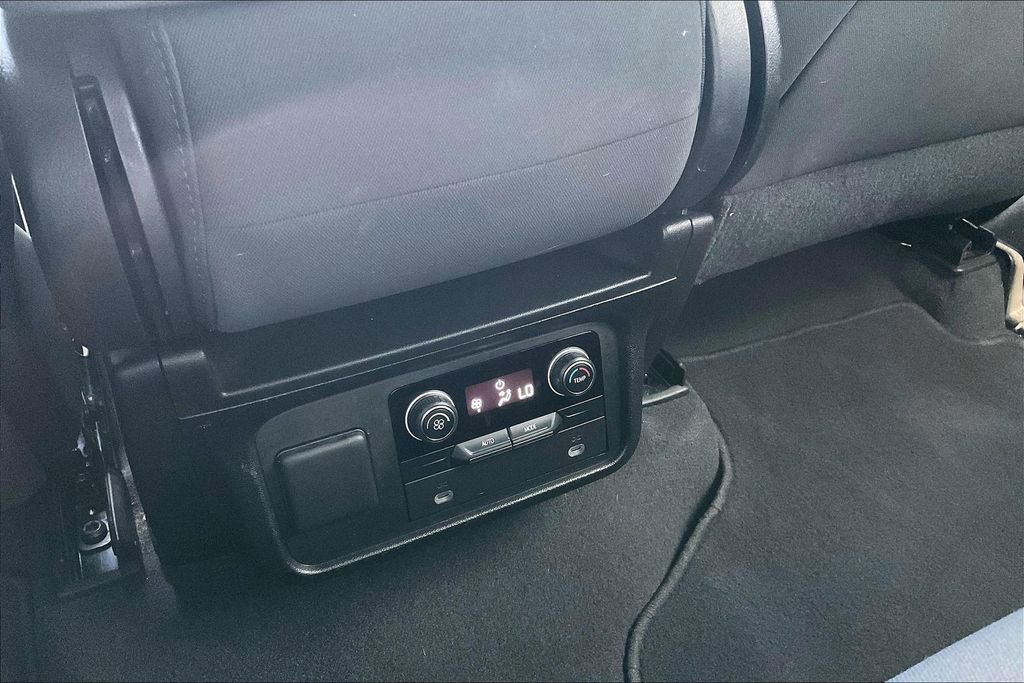 Used 2021 Chevrolet Suburban LS RWD image 32