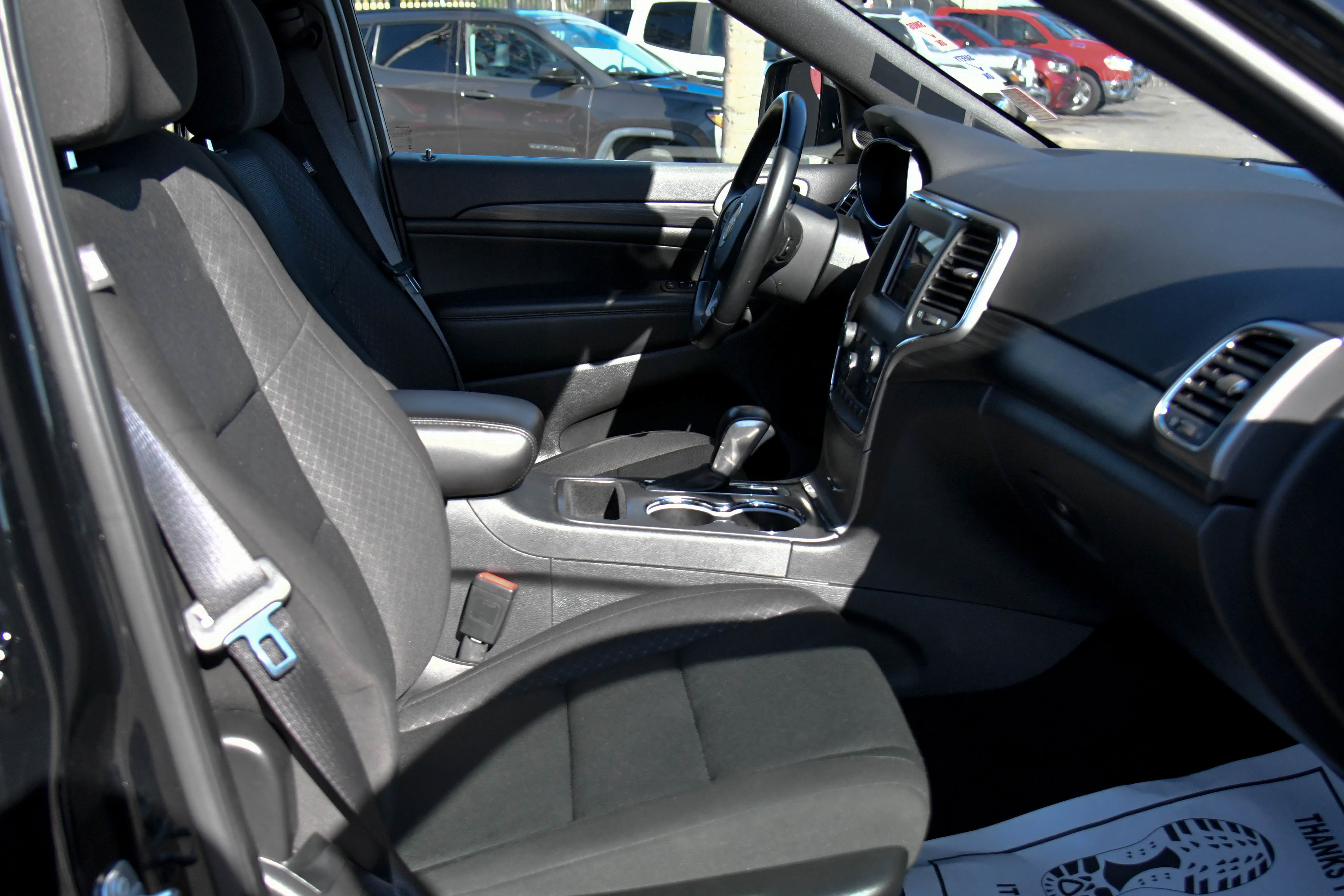 Used 2021 Jeep Grand Cherokee Laredo image 41