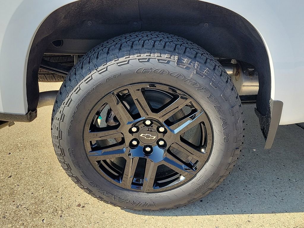 New 2026 Chevrolet Silverado 1500 Custom w/ Turbomax Blackout Package image 8