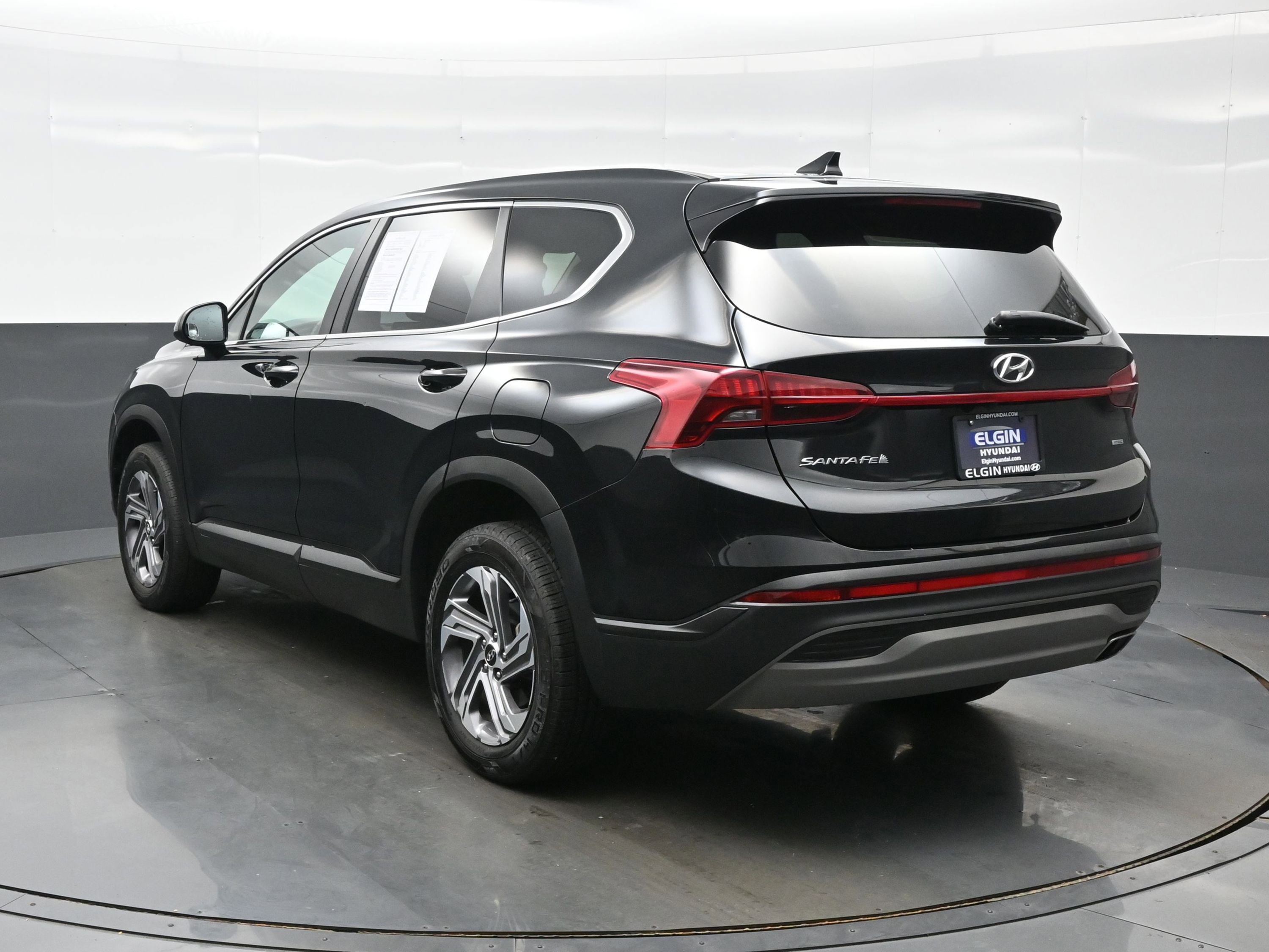 Used 2023 Hyundai Santa Fe SE AWD/4WD image 4