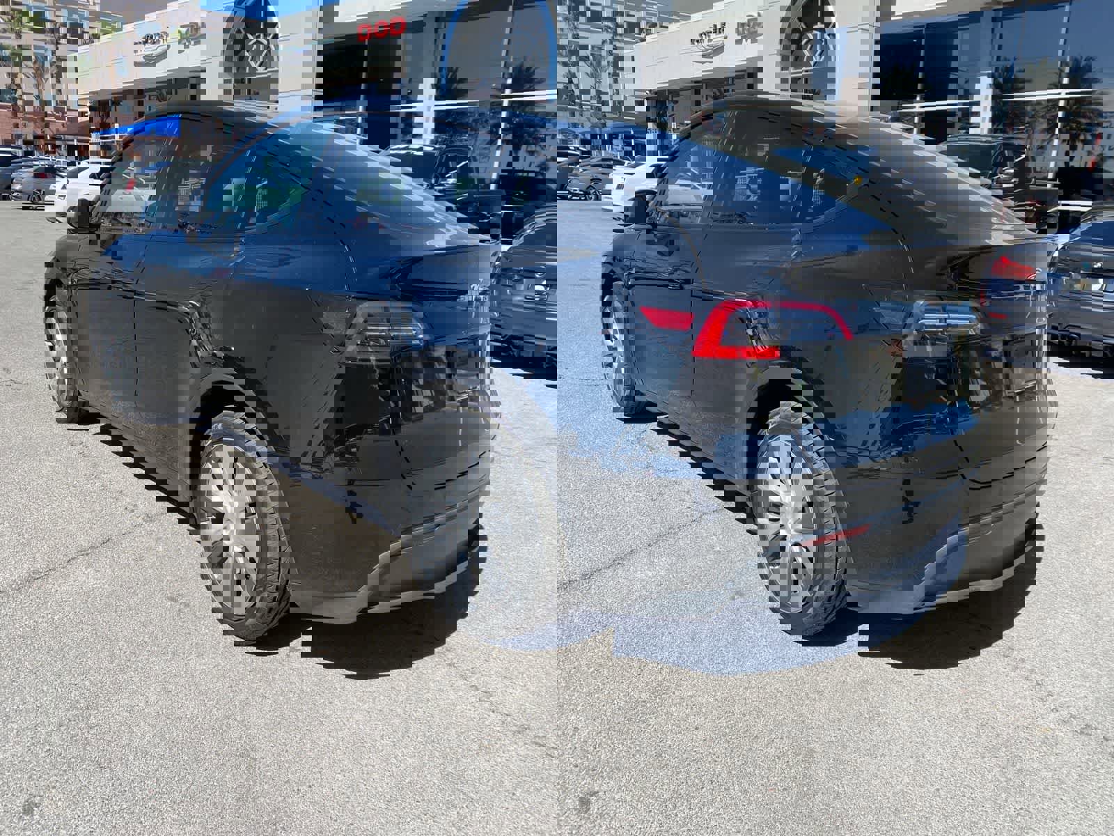 Used 2020 Tesla Model Y Long Range image 9