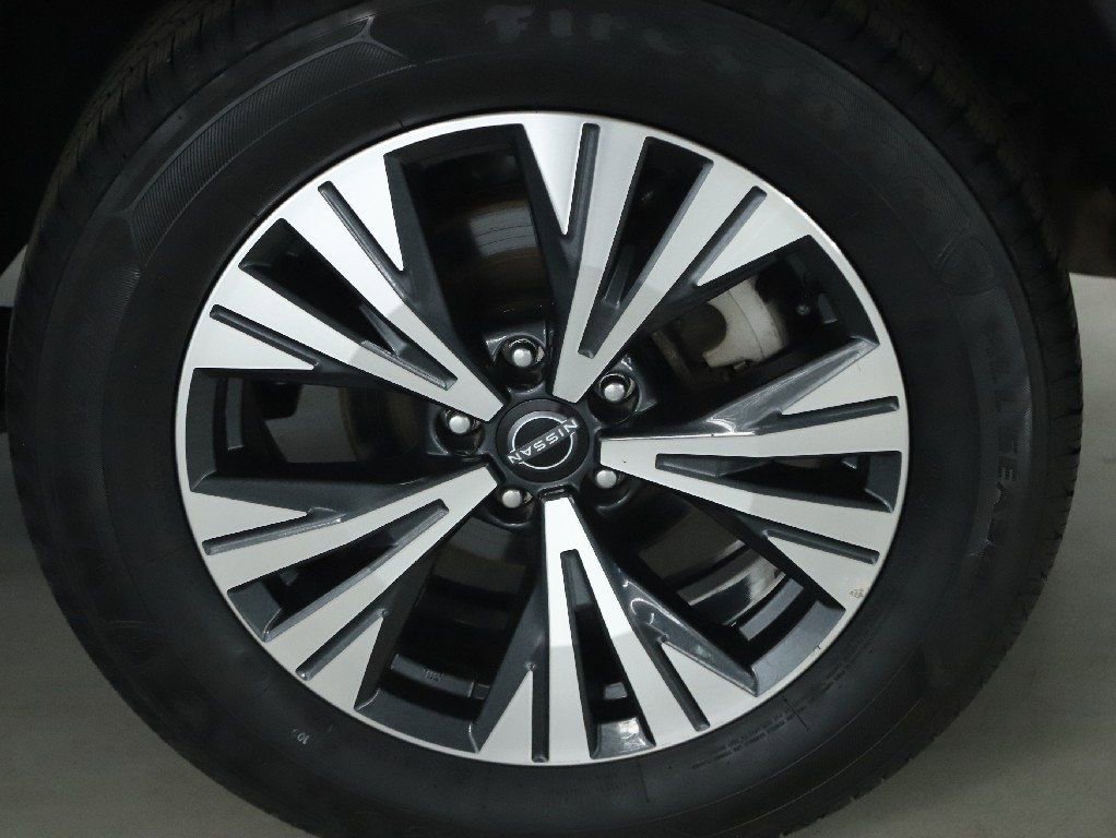 Used 2023 Nissan Rogue SV image 37