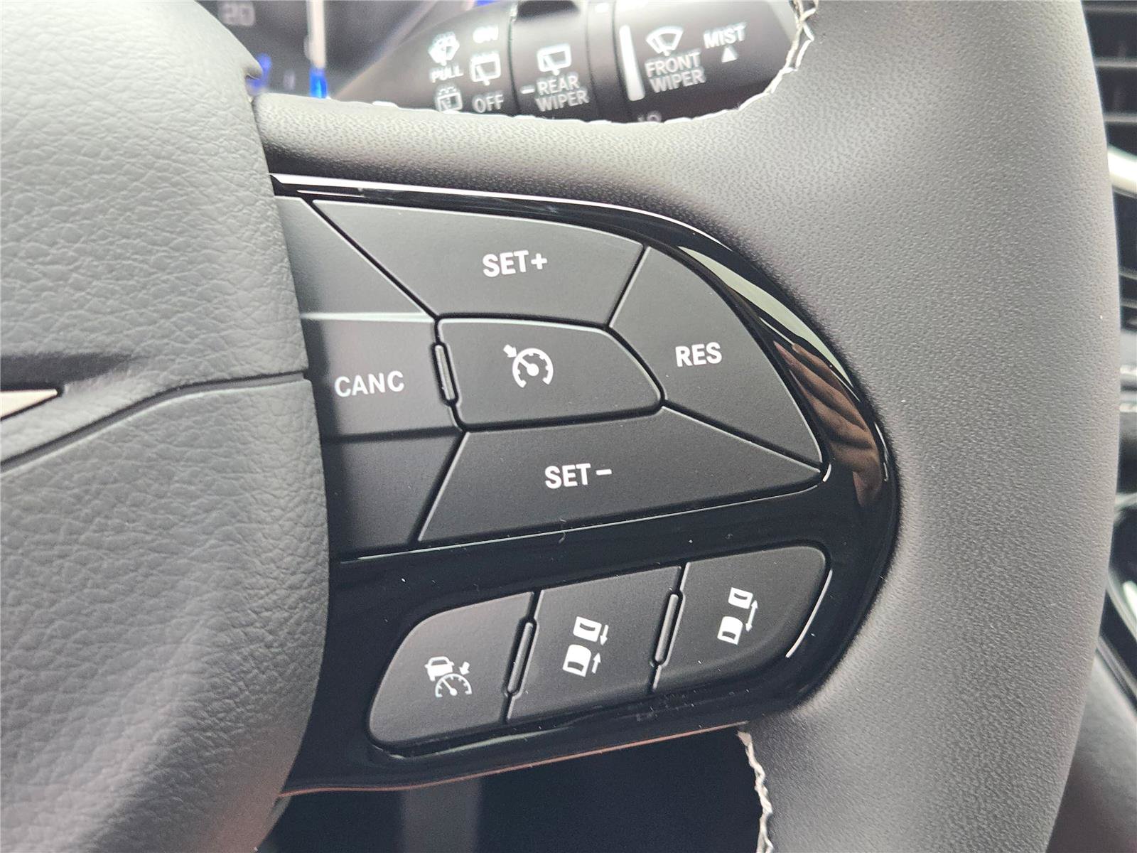 New 2027 Chrysler Pacifica Limited AWD/4WD image 36
