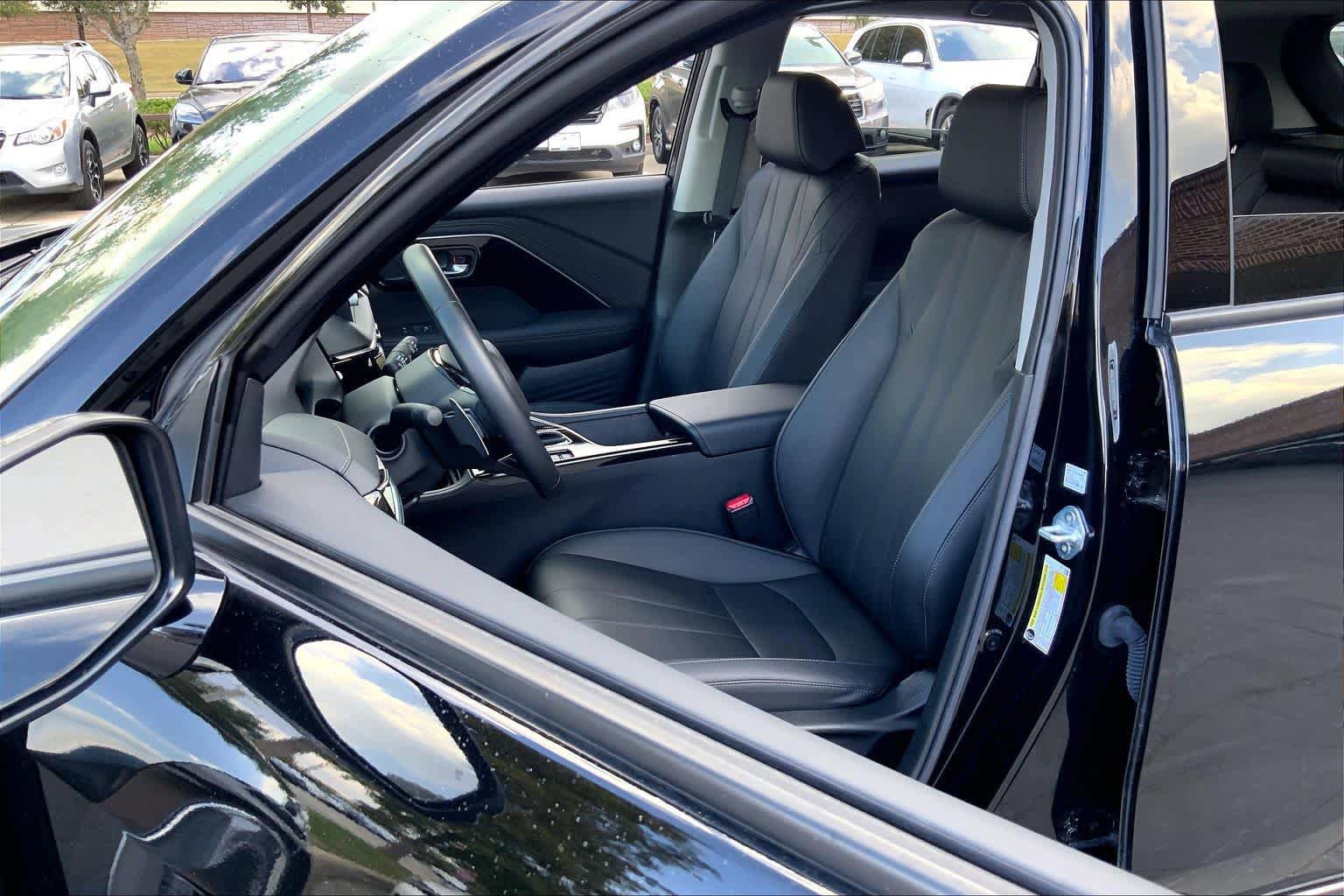 Used 2025 Acura ADX FWD image 8