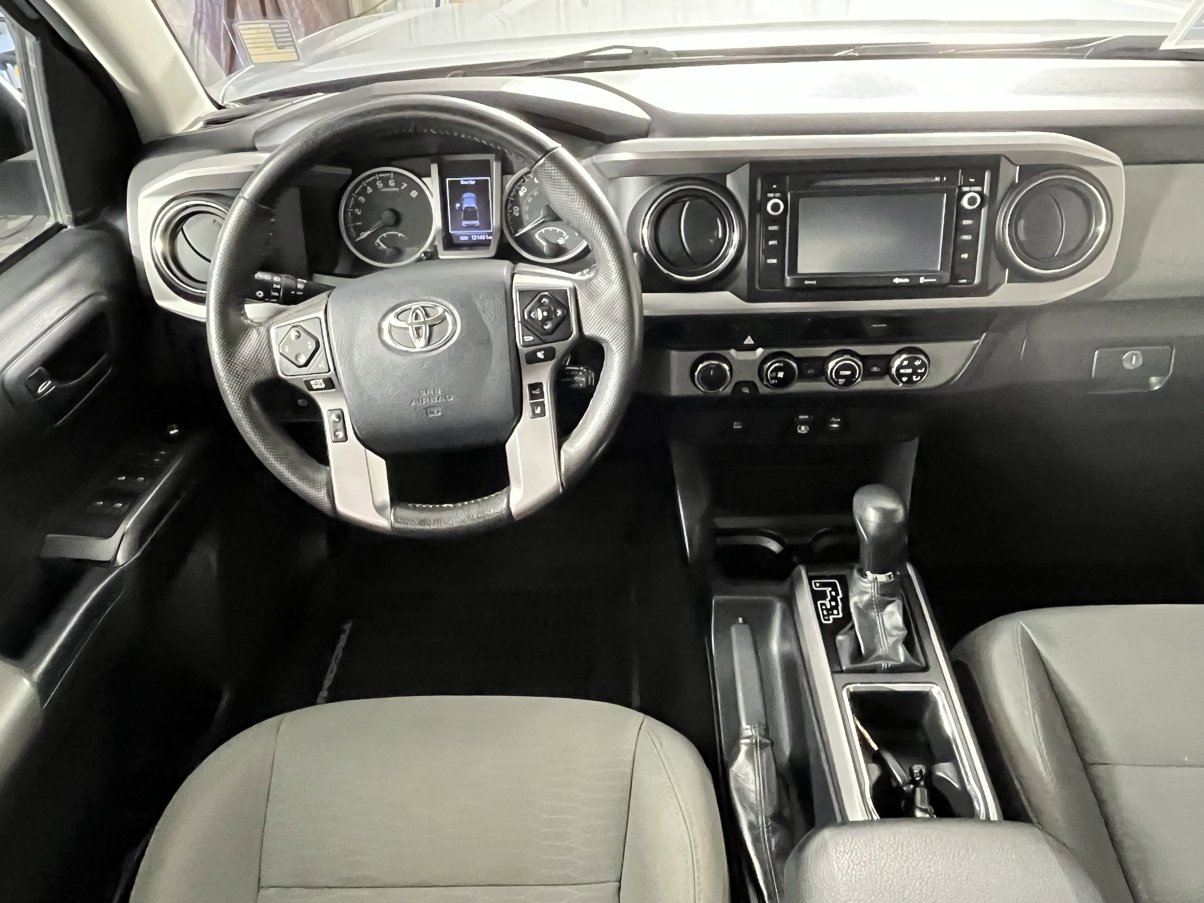 Used 2018 Toyota Tacoma SR5 image 12