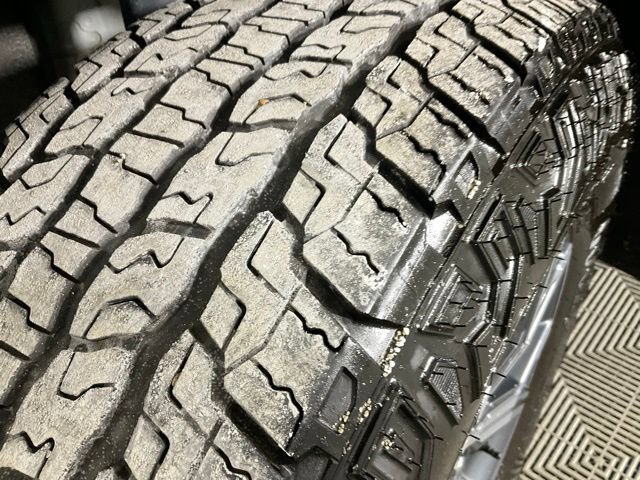 Used 2024 GMC Acadia AT4 w/ LPO, Floor Liner Package image 40