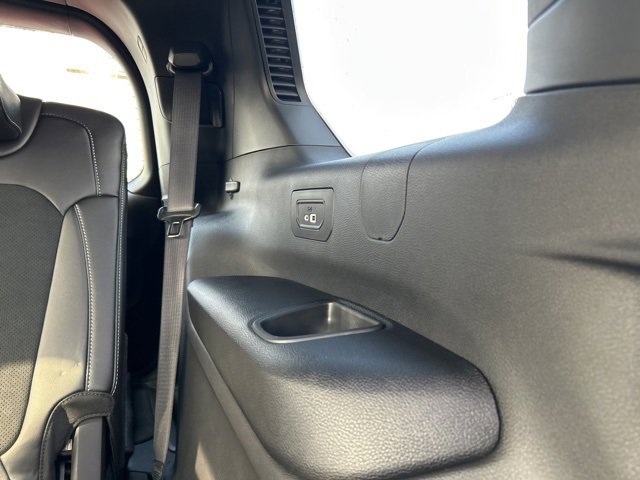 Used 2025 Jeep Grand Cherokee L Altitude image 45