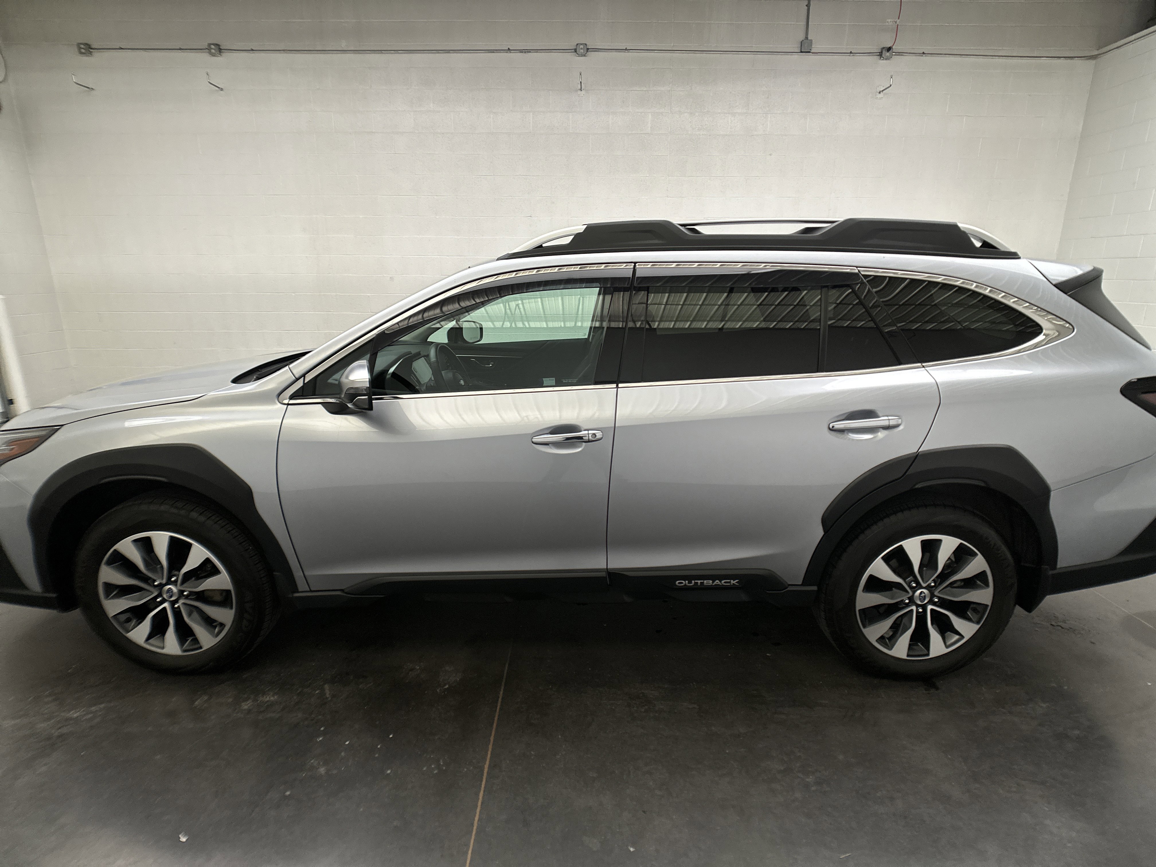 Used 2024 Subaru Outback Touring w/ Popular Package #2 AWD/4WD image 6