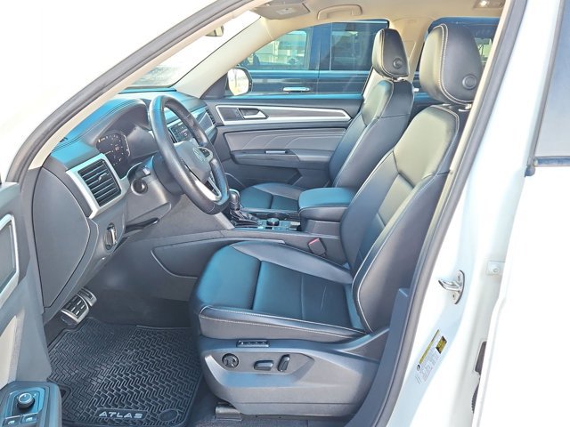 Used 2023 Volkswagen Atlas SEL R-Line image 17