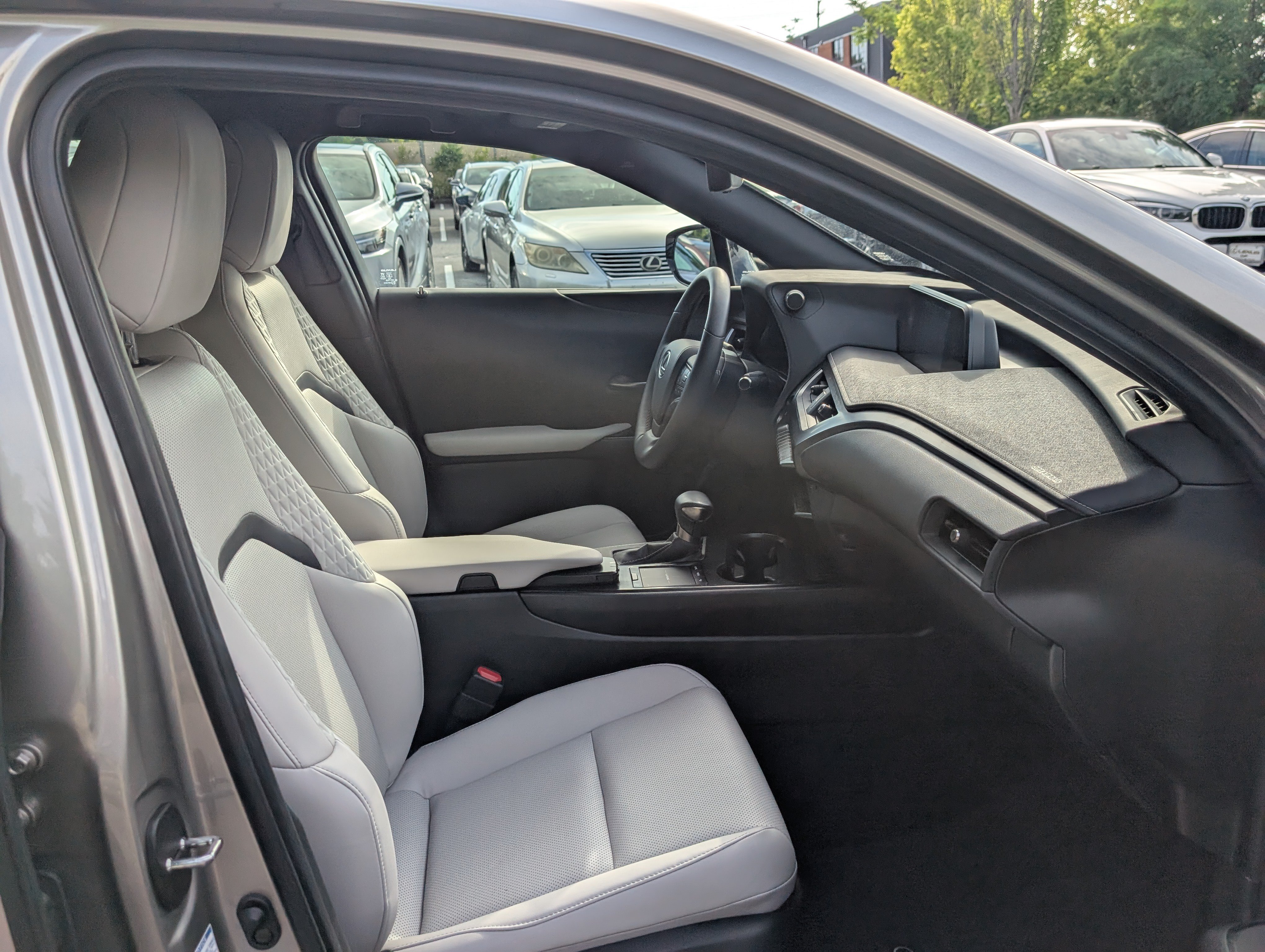 Used 2021 Lexus UX 250h w/ Premium Package AWD/4WD image 9