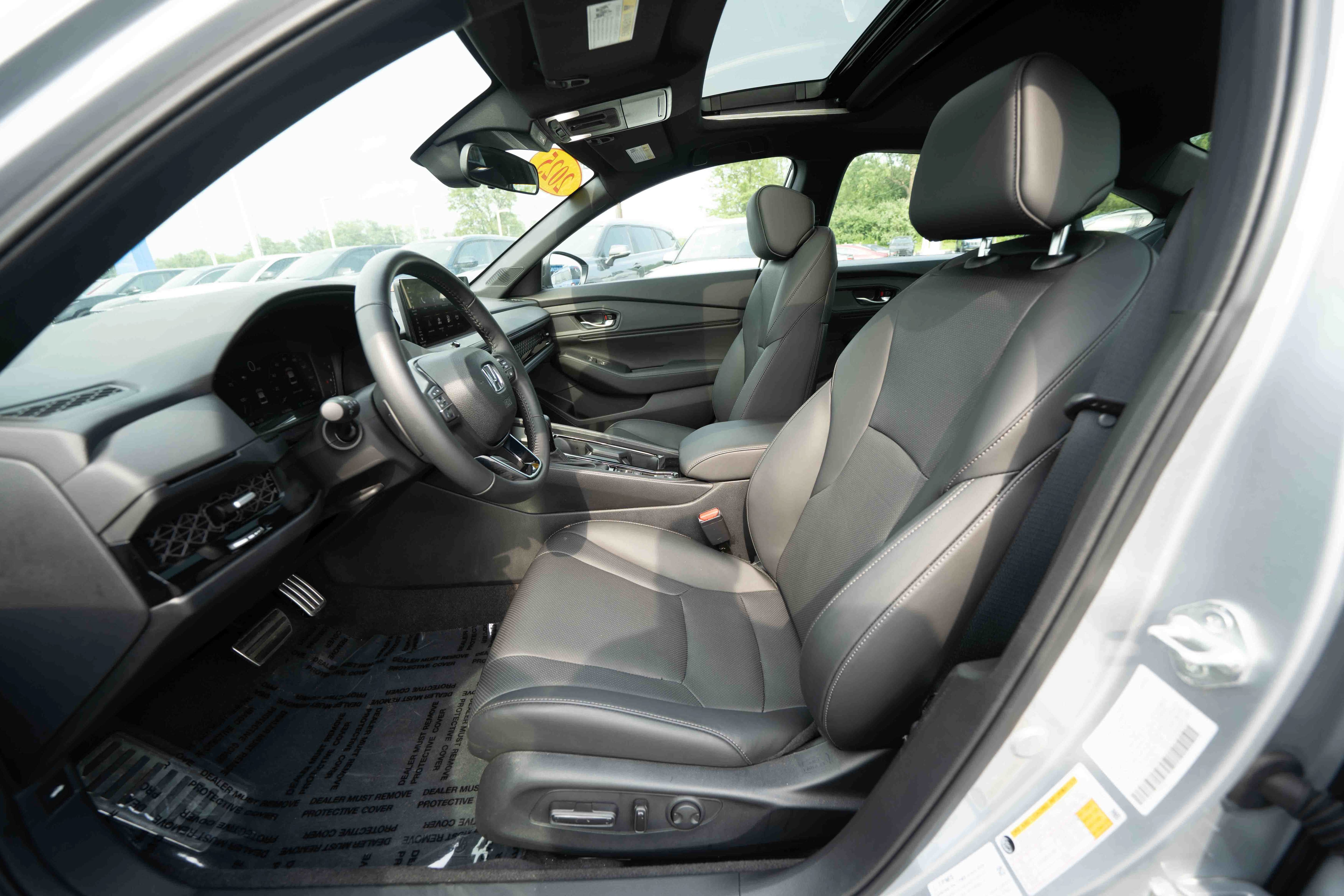 Certified 2025 Honda Accord Sport image 9