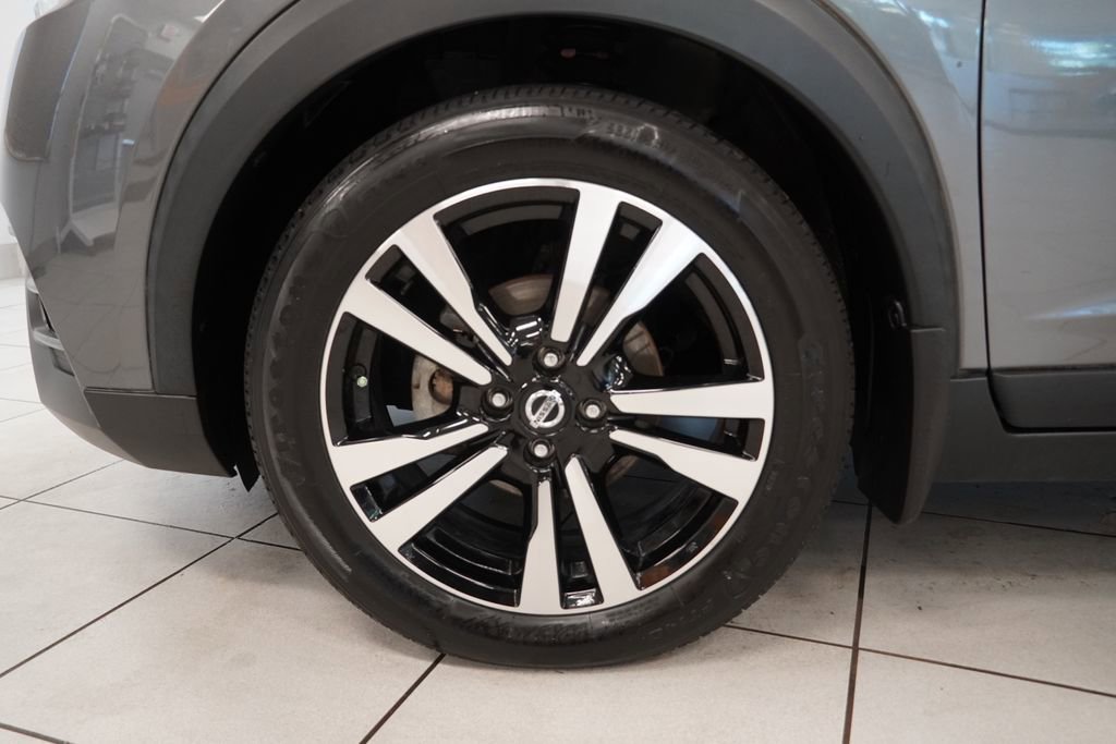 Used 2020 Nissan Kicks SR FWD image 15