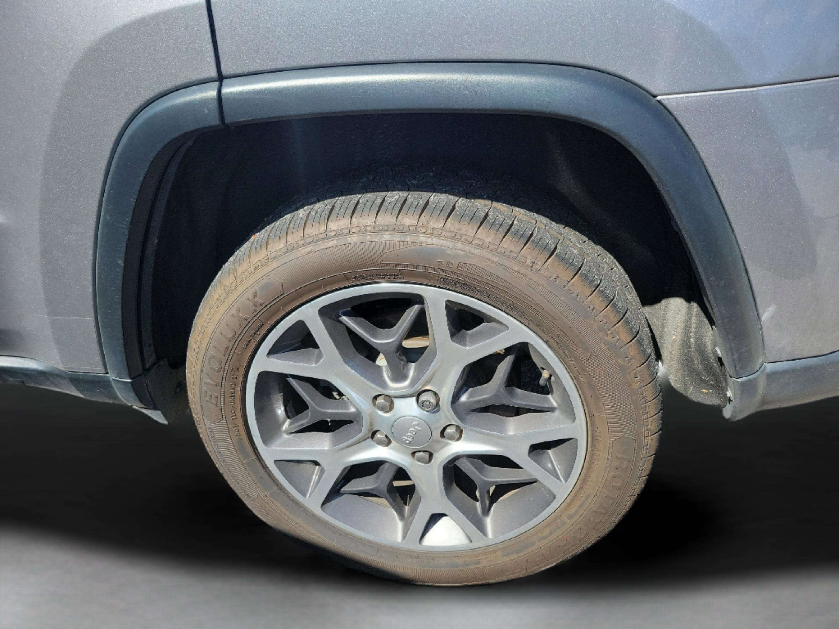 Used 2019 Jeep Grand Cherokee Limited image 28