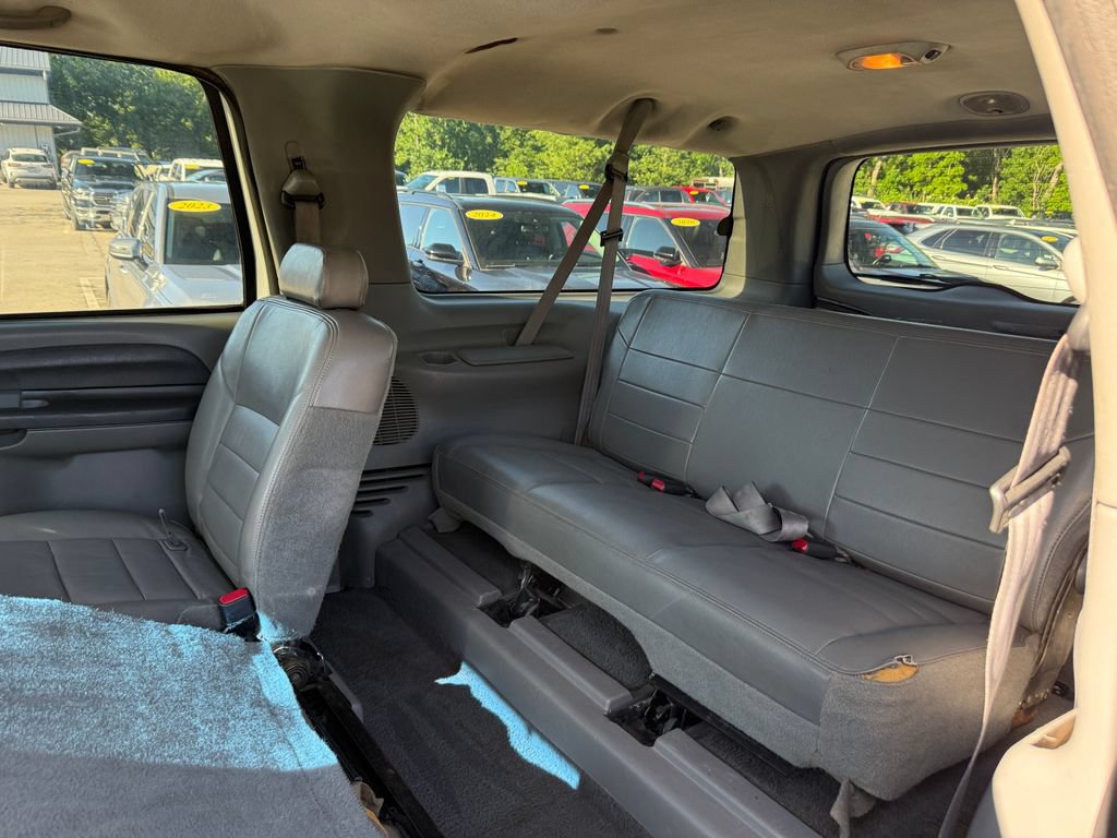 Used 2004 Ford Excursion 4WD image 32