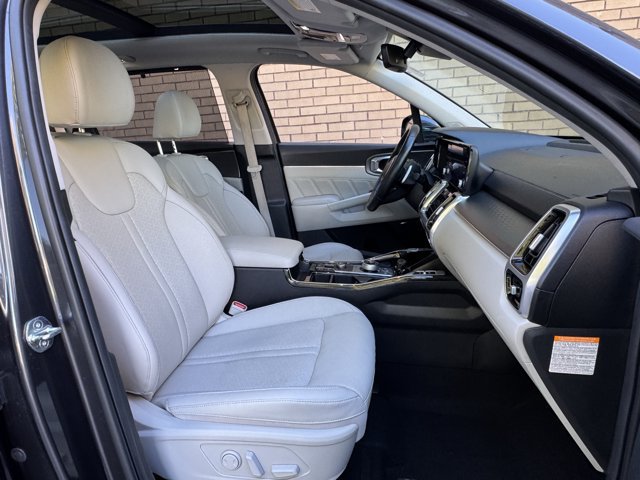 Used 2023 Kia Sorento SX Prestige w/ Panoramic Sunroof Package AWD/4WD image 6