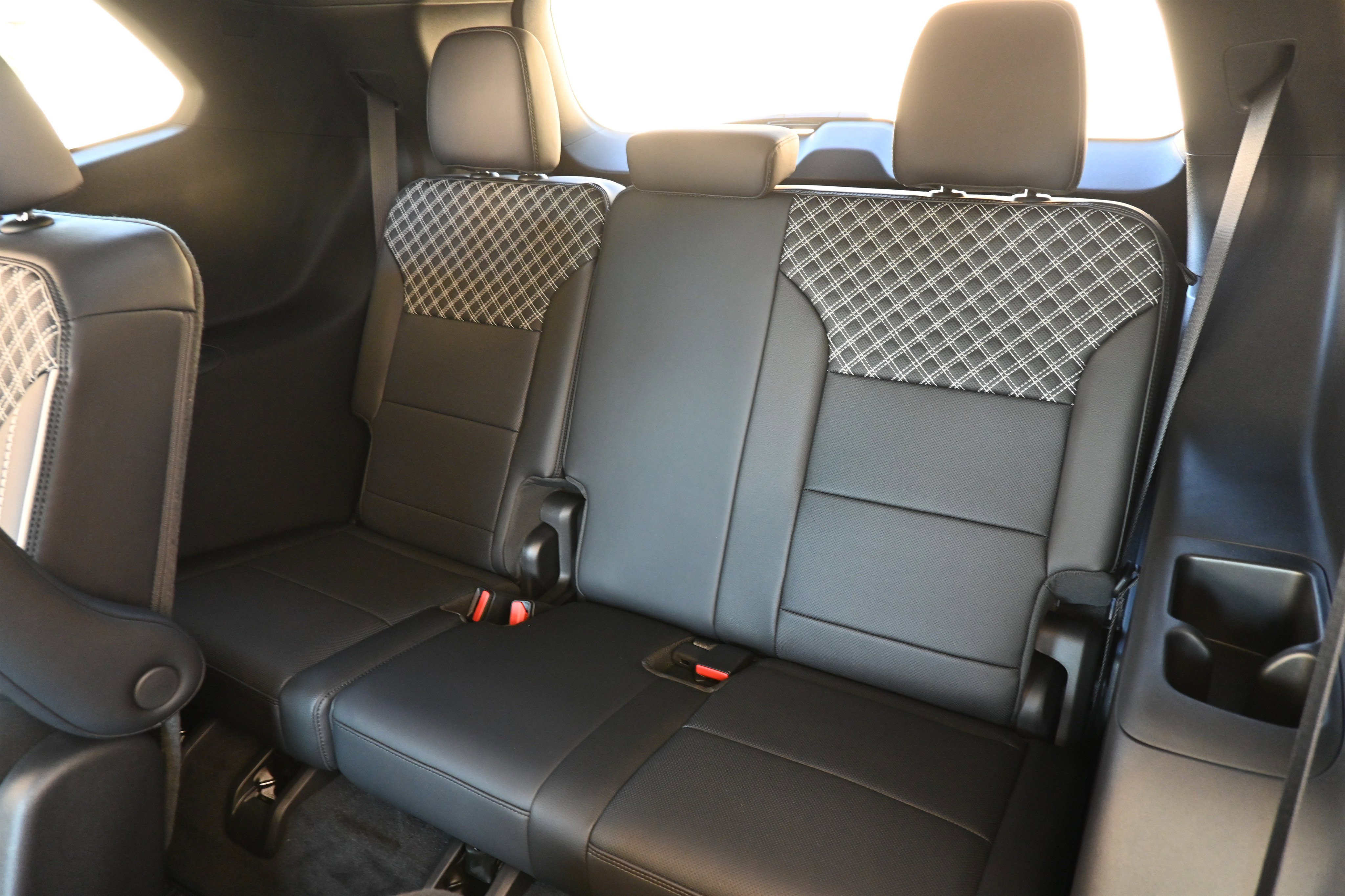 Used 2025 GMC Acadia Denali w/ LPO, Floor Liner Package image 18